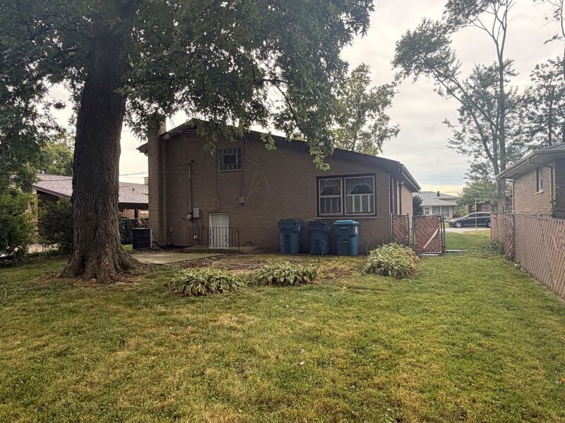 15239 Hamlin Avenue Midlothian IL 60445
