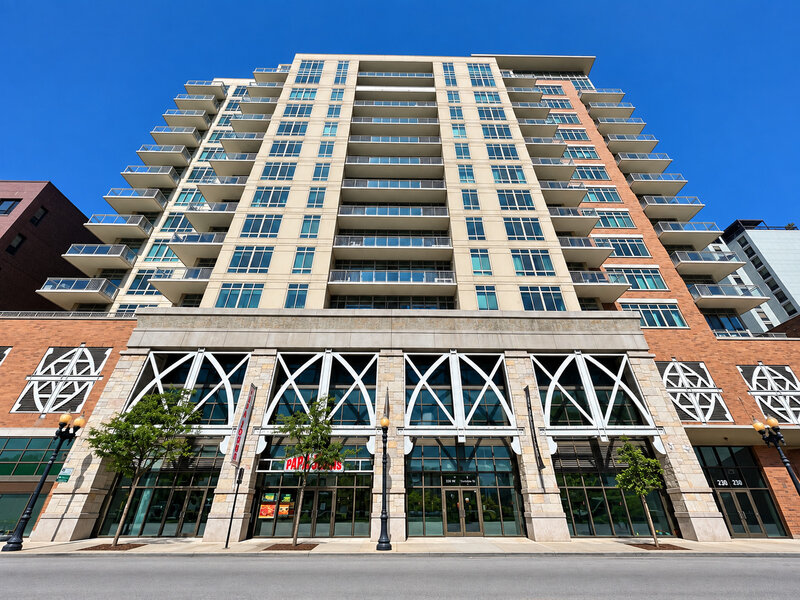 230 W Division Street Chicago IL 60610