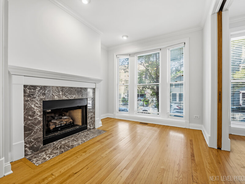 2013 W Concord Place Chicago IL 60647