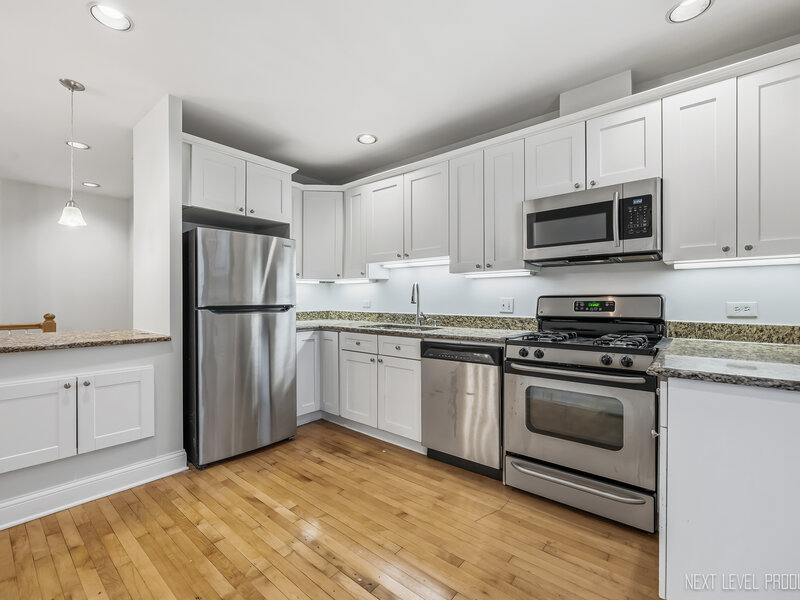 2013 W Concord Place Chicago IL 60647