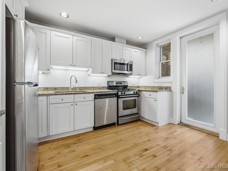2013 W Concord Place Chicago IL 60647