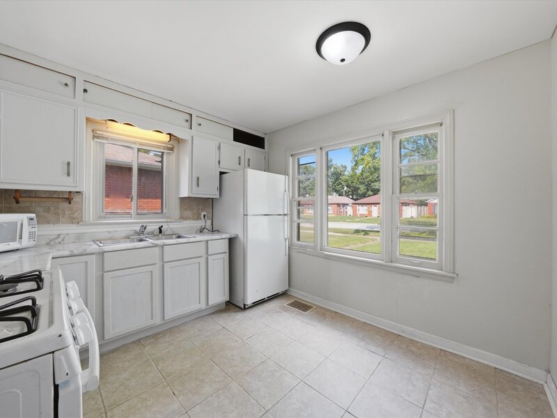 14840 Langley Avenue Dolton IL 60419