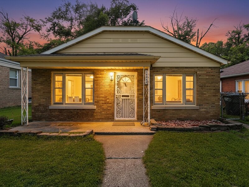 14840 Langley Avenue Dolton IL 60419