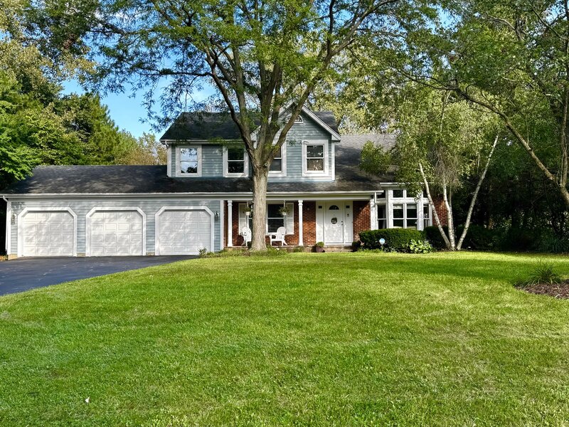 2140 Kenton Lane Green Oaks IL 60048