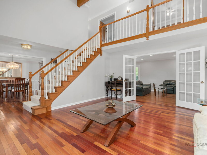 2140 Kenton Lane Green Oaks IL 60048