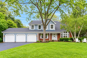Photo of 2140 Kenton Lane Green Oaks IL 60048