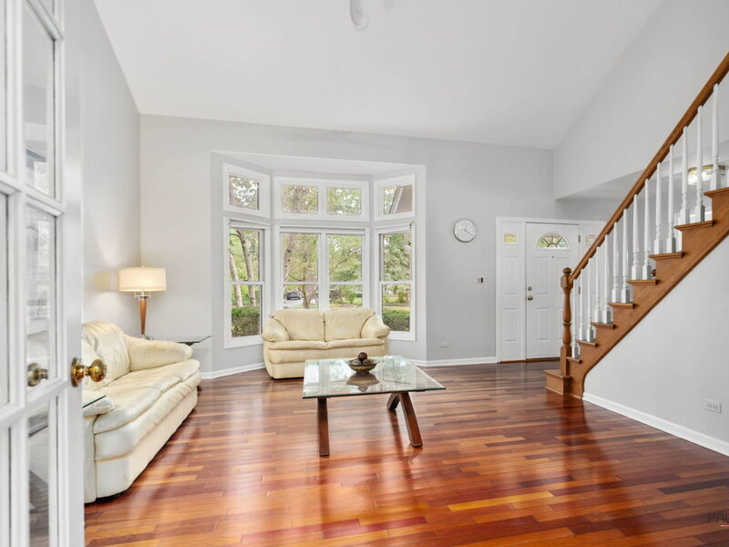 2140 Kenton Lane Green Oaks IL 60048