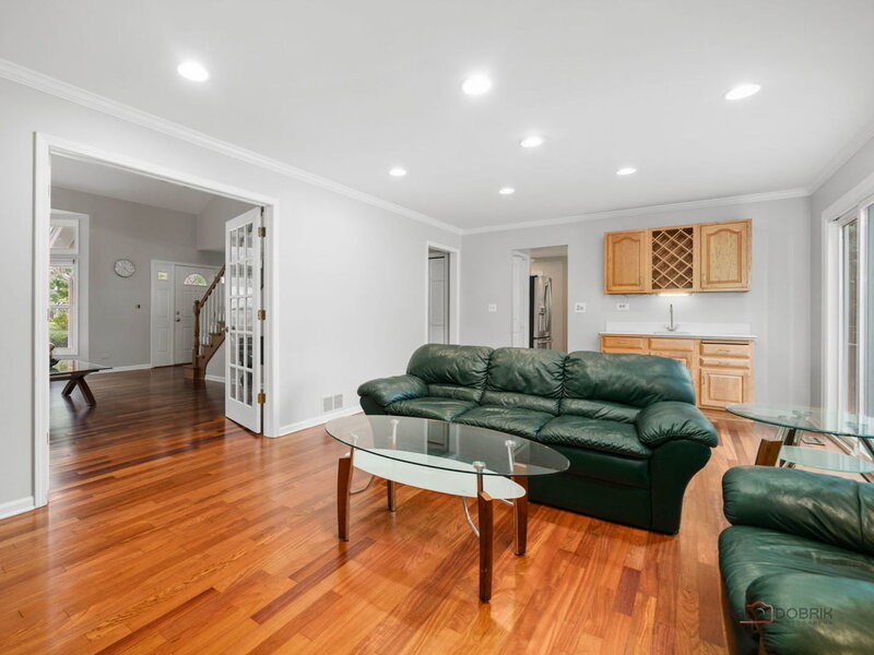 2140 Kenton Lane Green Oaks IL 60048
