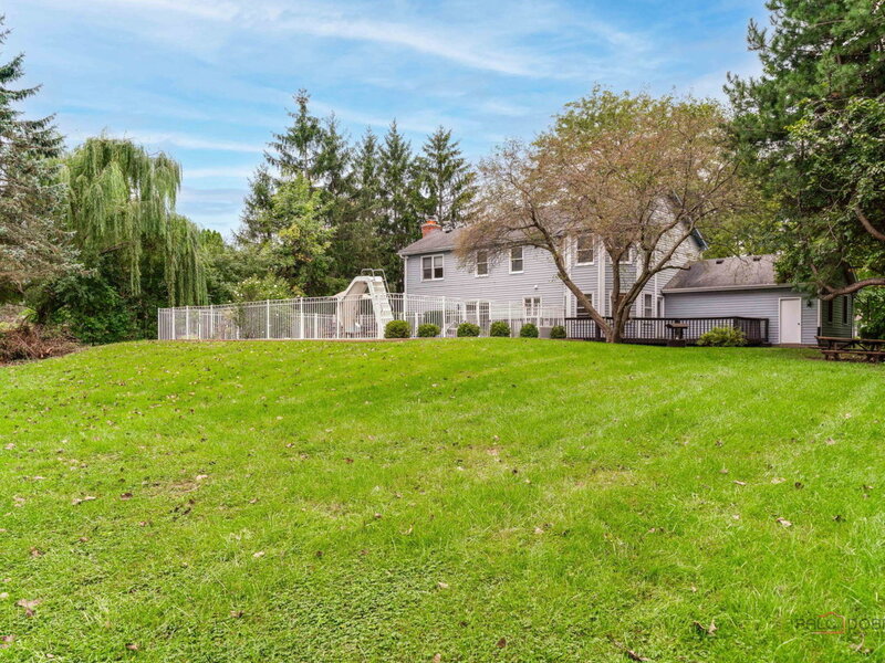 2140 Kenton Lane Green Oaks IL 60048