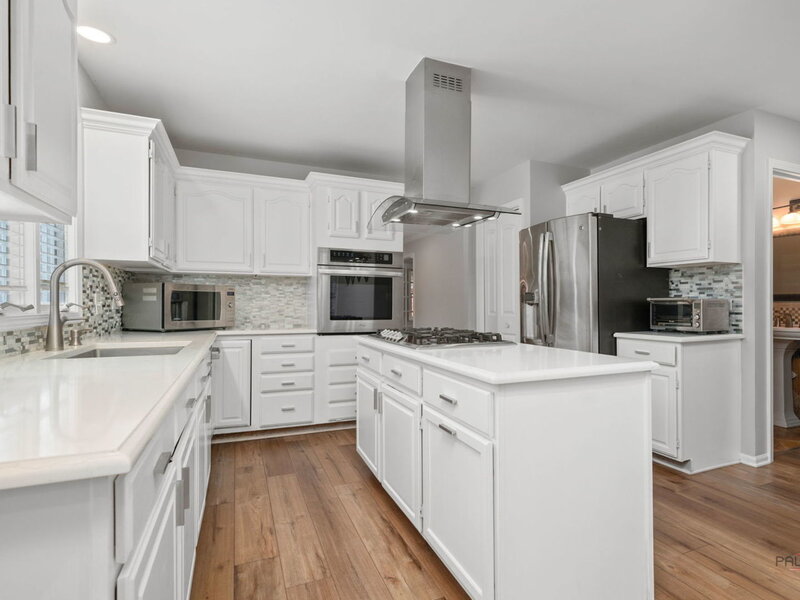 2140 Kenton Lane Green Oaks IL 60048
