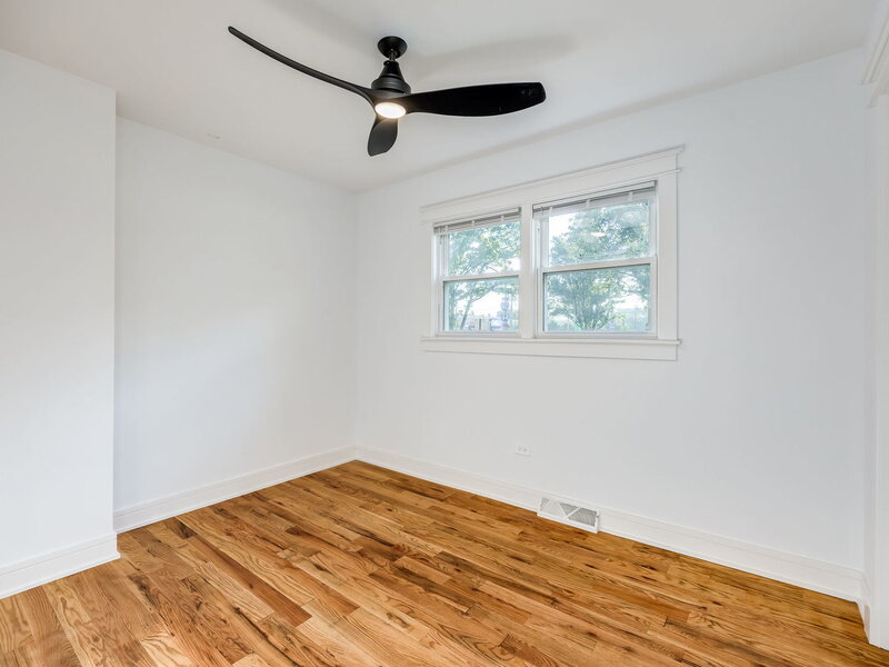 235 W 43rd Street Chicago IL 60609