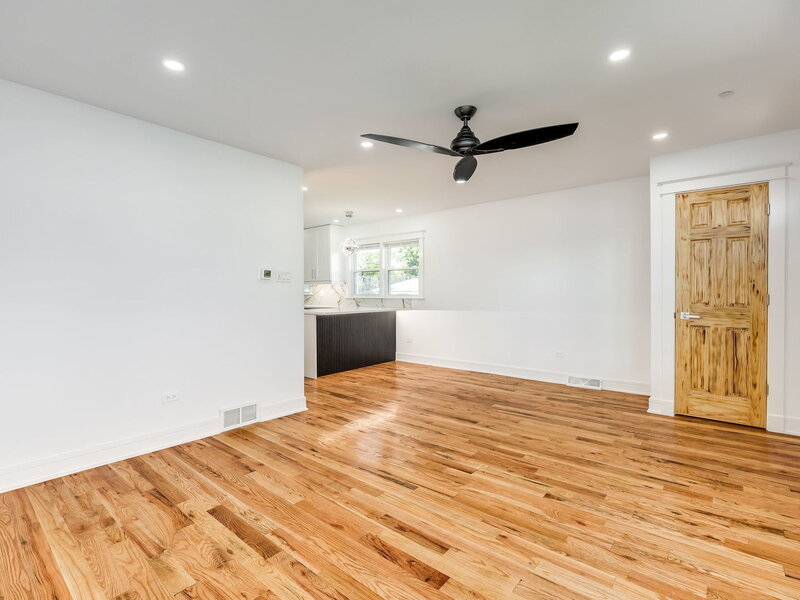 235 W 43rd Street Chicago IL 60609