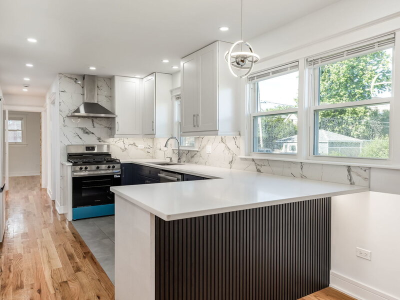 235 W 43rd Street Chicago IL 60609