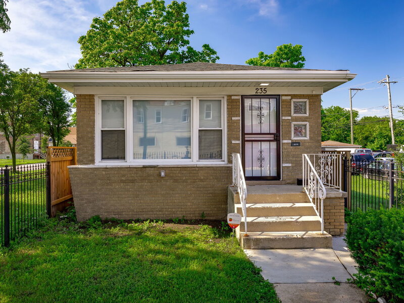 235 W 43rd Street Chicago IL 60609
