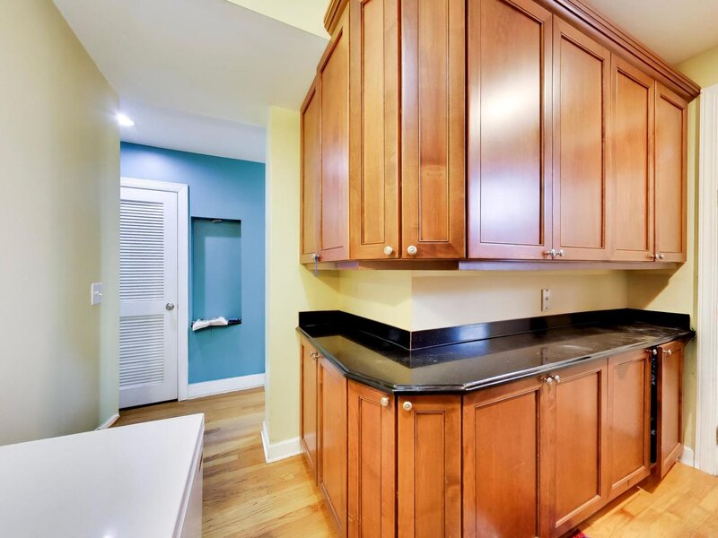 6442 N Leavitt Street Chicago IL 60645