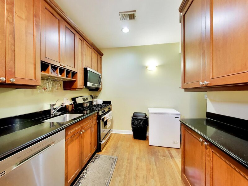 6442 N Leavitt Street Chicago IL 60645
