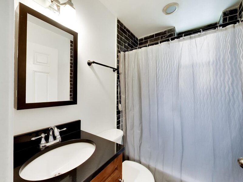6442 N Leavitt Street Chicago IL 60645