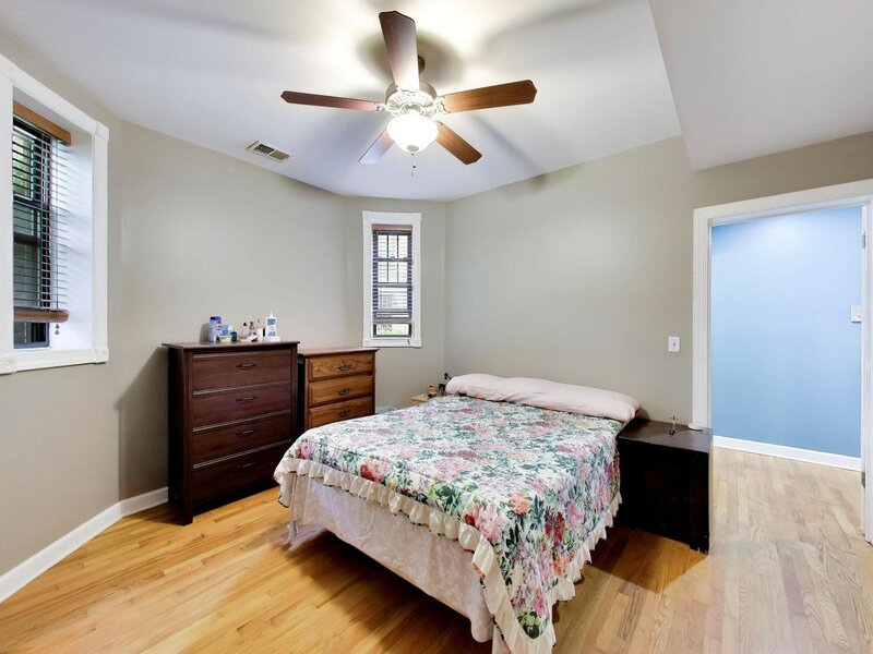 6442 N Leavitt Street Chicago IL 60645