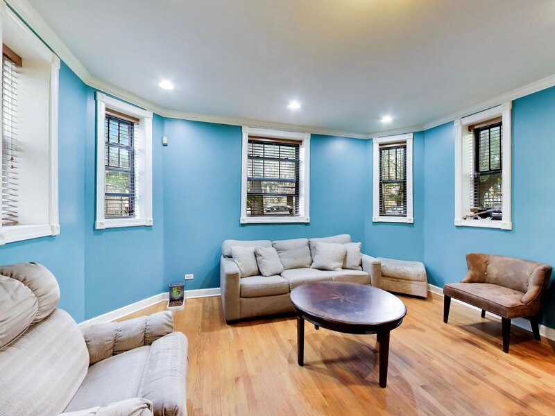 6442 N Leavitt Street Chicago IL 60645