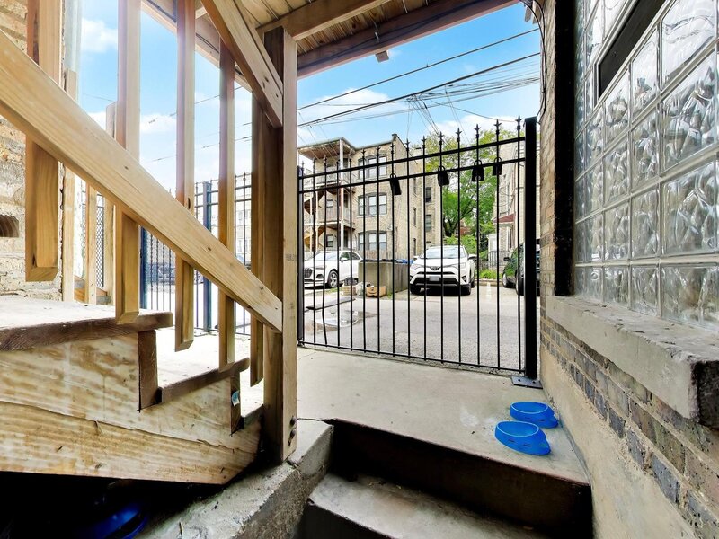 6442 N Leavitt Street Chicago IL 60645