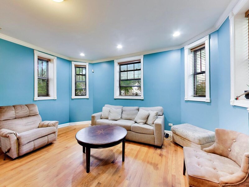 6442 N Leavitt Street Chicago IL 60645