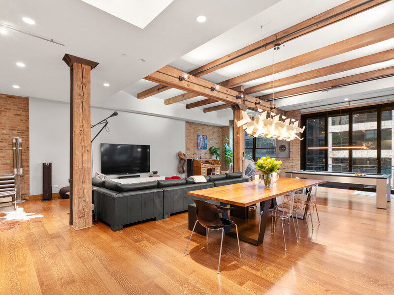 152 W Huron Street Chicago IL 60654
