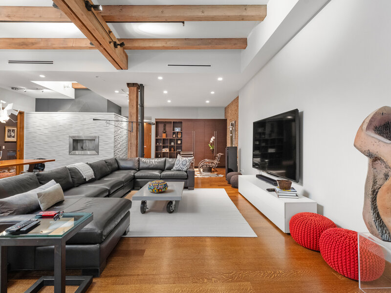 152 W Huron Street Chicago IL 60654