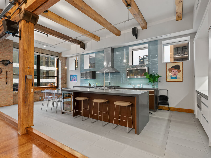 152 W Huron Street Chicago IL 60654