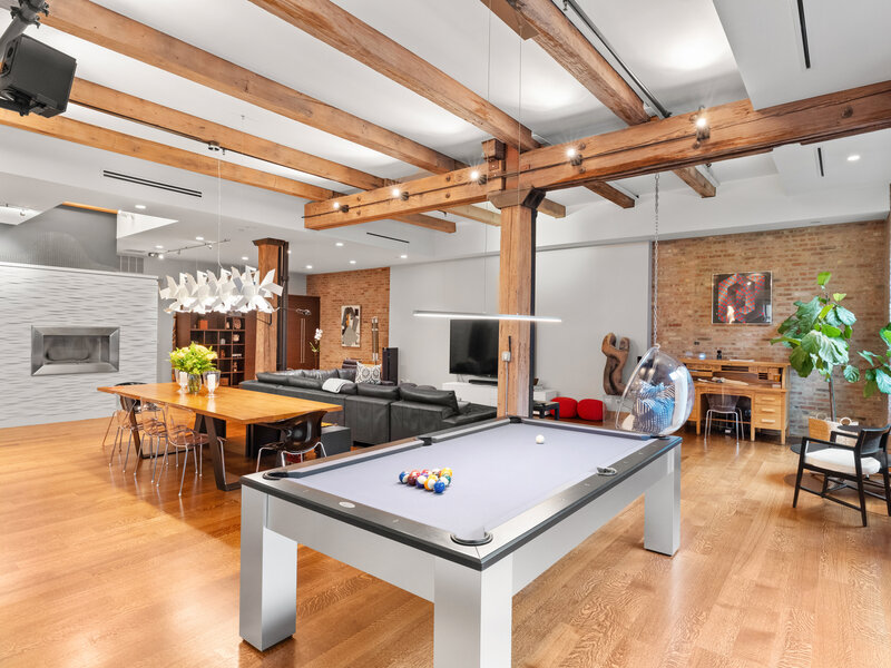 152 W Huron Street Chicago IL 60654