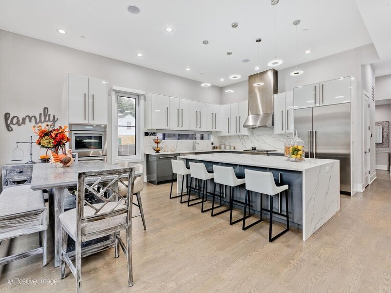 1341 Pfingsten Road Northbrook IL 60062