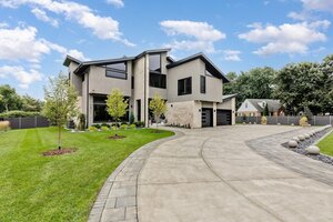 Photo of 1341 Pfingsten Road Northbrook IL 60062