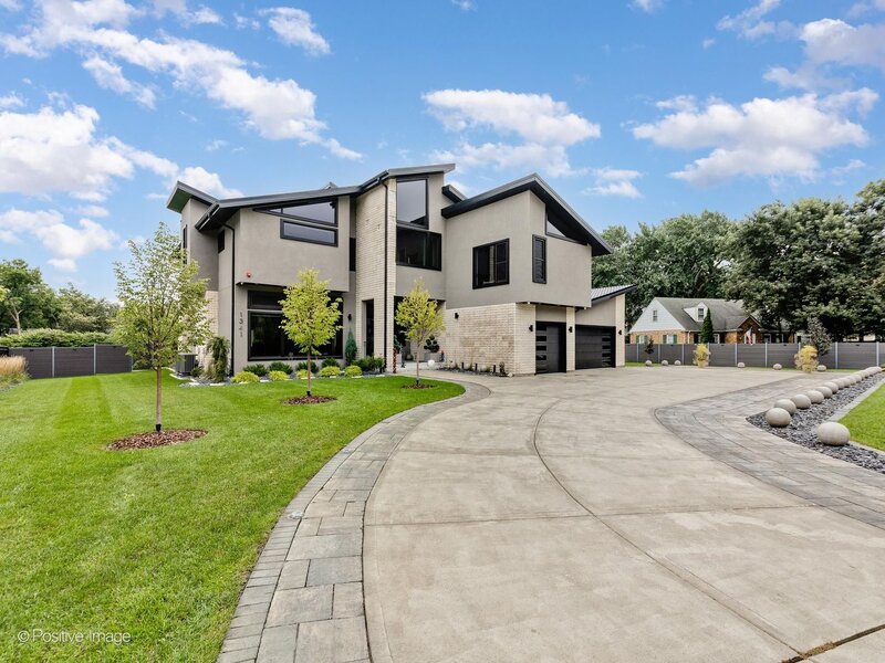 1341 Pfingsten Road Northbrook IL 60062