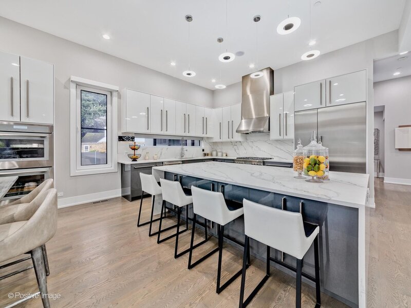 1341 Pfingsten Road Northbrook IL 60062