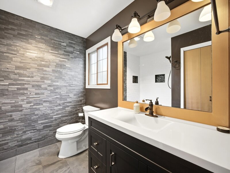 1266 Amber Court Woodstock IL 60098