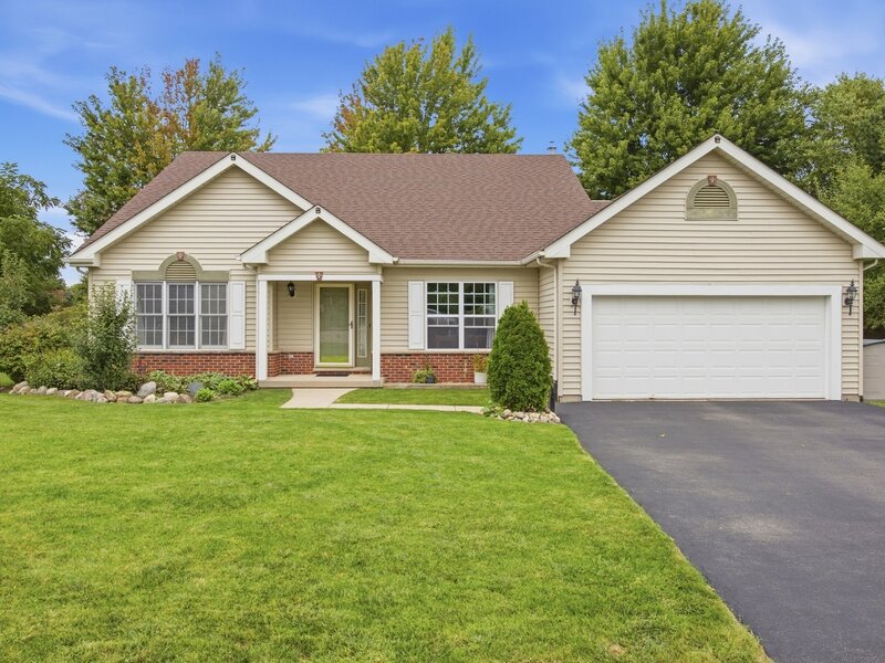 1266 Amber Court Woodstock IL 60098
