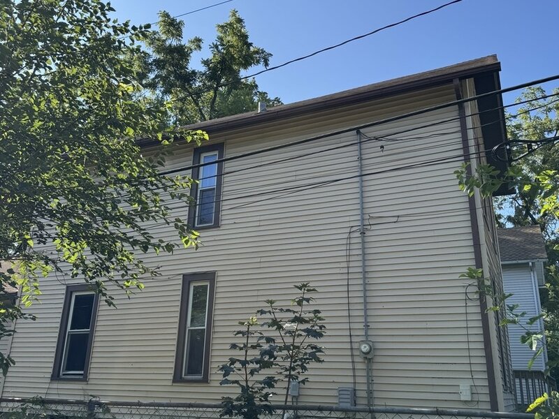 913 Vine Street Davenport IA 52804