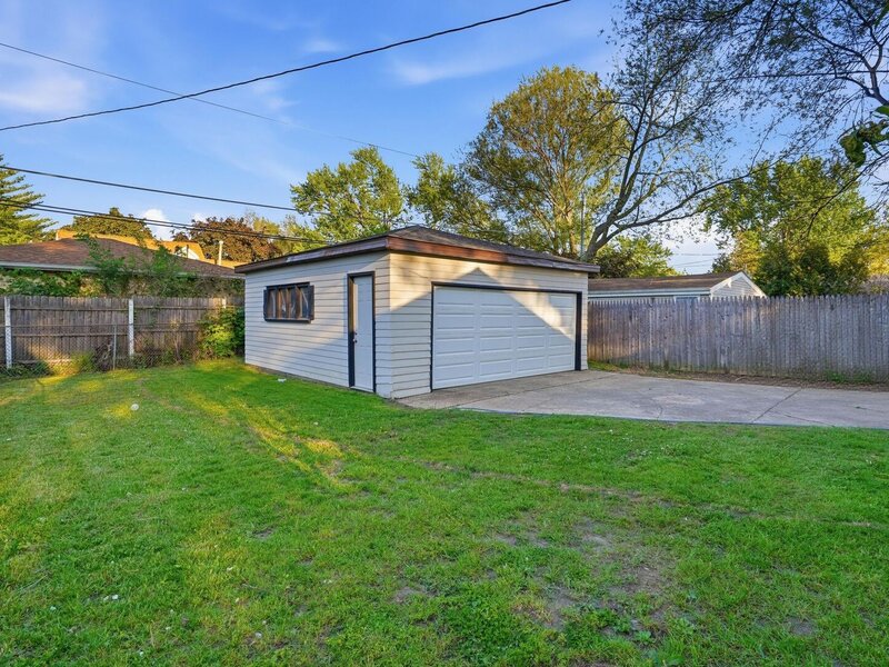 125 Bellevue Drive Round Lake Park IL 60073
