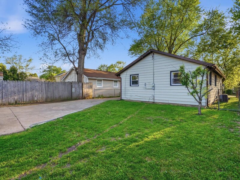 125 Bellevue Drive Round Lake Park IL 60073