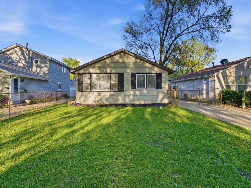 125 Bellevue Drive Round Lake Park IL 60073