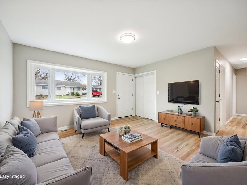65 Della Street Crystal Lake IL 60014