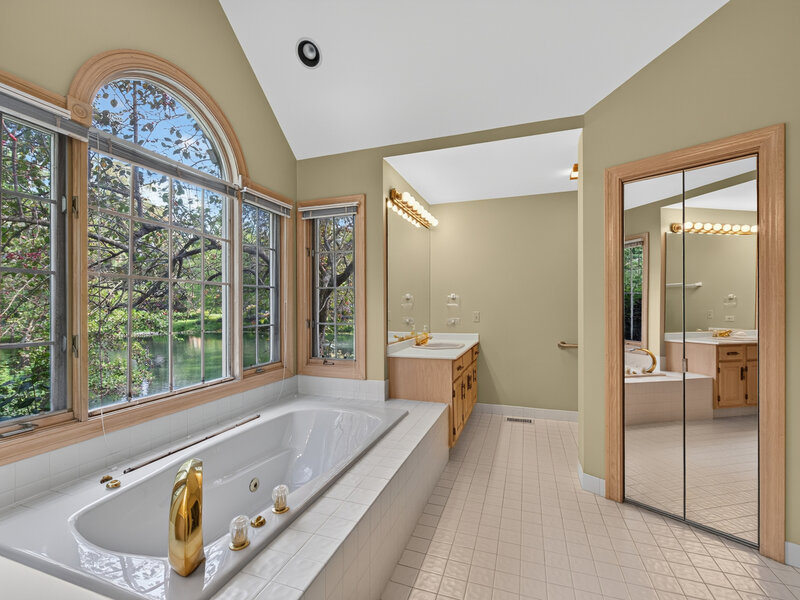 4638 Twin Lakes Lane Long Grove IL 60047