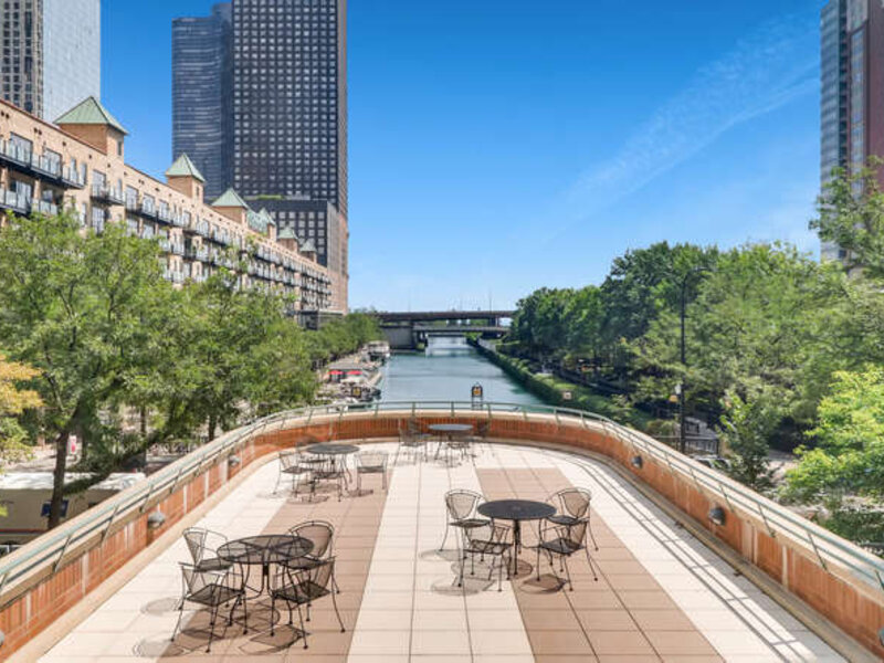 440 N Mcclurg Court Chicago IL 60611