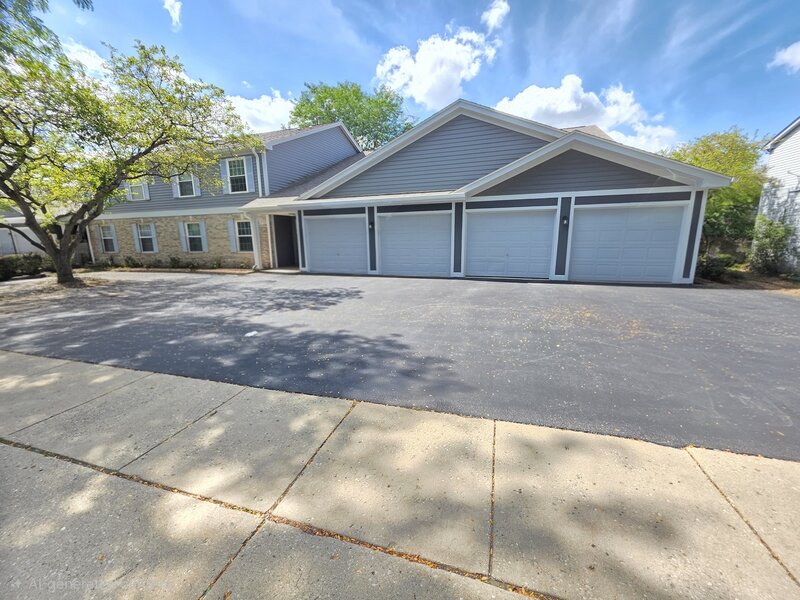 356 Woodview Circle Elgin IL 60120