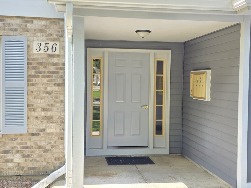 356 Woodview Circle Elgin IL 60120