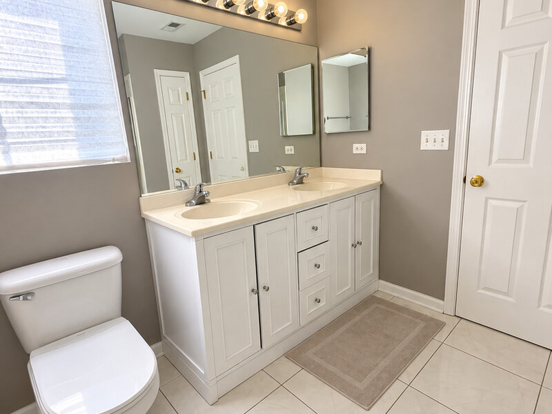 1907 Indian Hill Lane Aurora IL 60503
