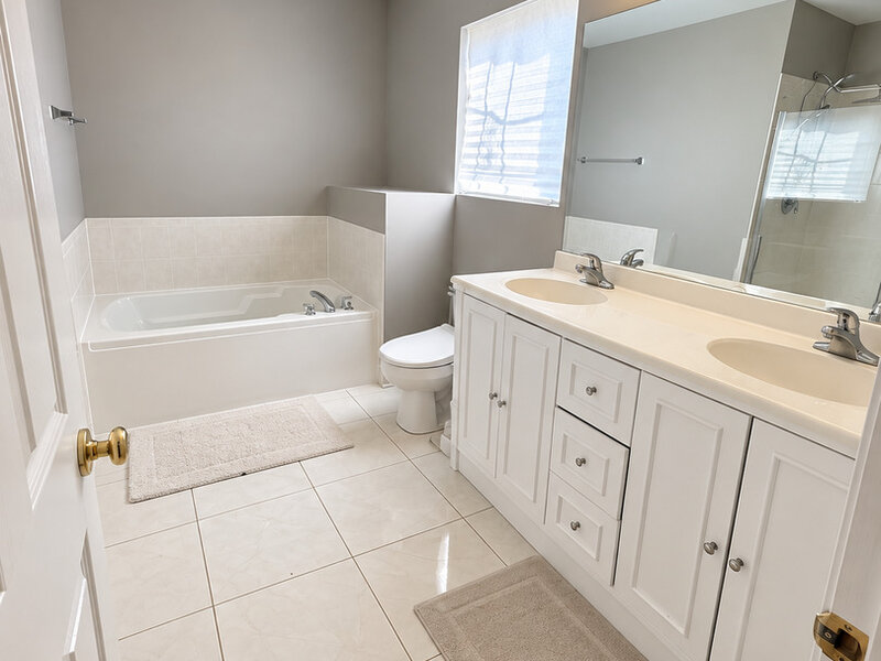 1907 Indian Hill Lane Aurora IL 60503