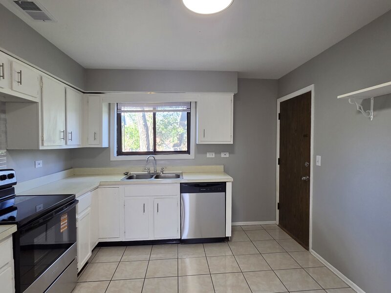 718 Cobblestone Circle Glenview IL 60025