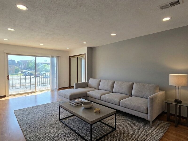 718 Cobblestone Circle Glenview IL 60025