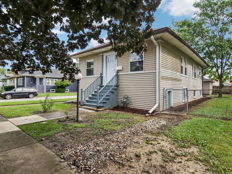 1601 S 20th Avenue Maywood IL 60153