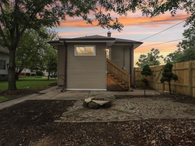 1601 S 20th Avenue Maywood IL 60153